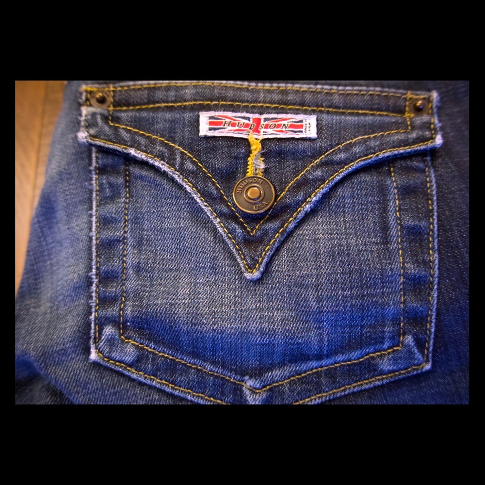 Authentic Hudson Jeans, slight stretch!
